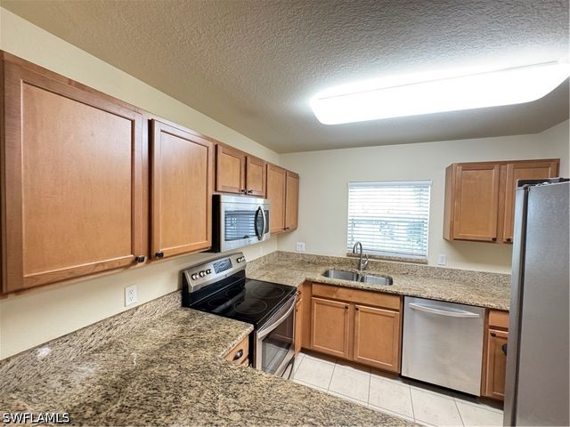 9077 Gervais CIR 904, Naples, FL 34120