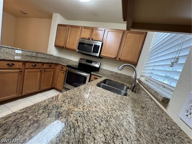 9077 Gervais CIR 904, Naples, FL 34120