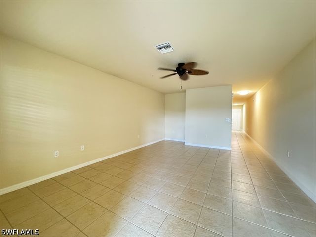 9077 Gervais CIR 904, Naples, FL 34120