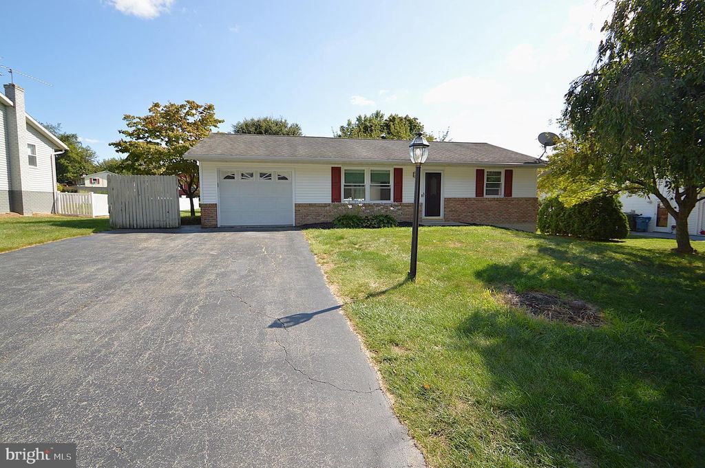 373 PRIMROSE LN, Mountville, PA 17554