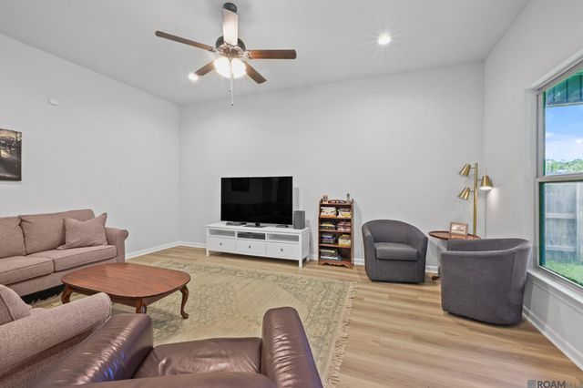 23411 Mango Dr, Denham Springs, LA 70726