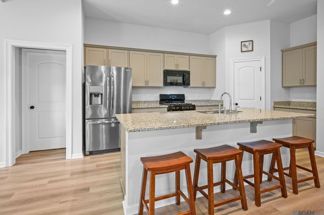 23411 Mango Dr, Denham Springs, LA 70726