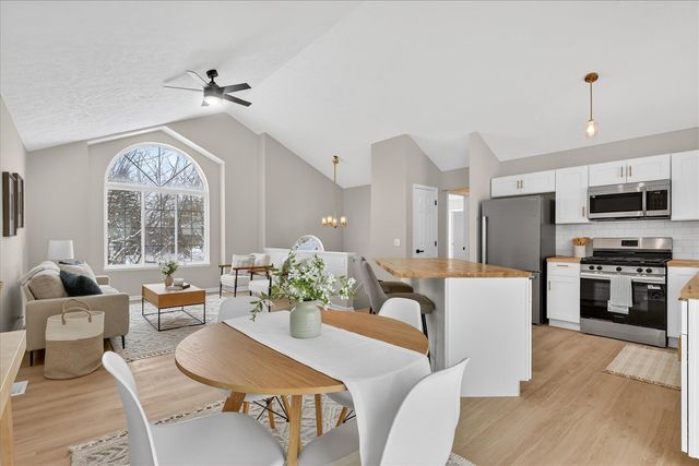 145 Rollingwood Drive, Rockford, MI 49341