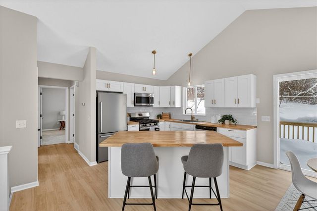 145 Rollingwood Drive, Rockford, MI 49341