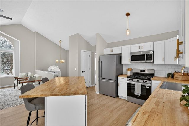 145 Rollingwood Drive, Rockford, MI 49341