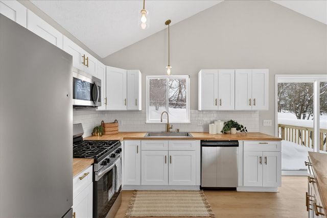 145 Rollingwood Drive, Rockford, MI 49341