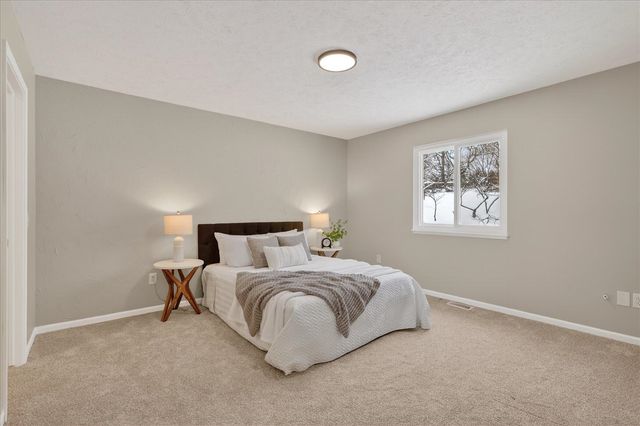 145 Rollingwood Drive, Rockford, MI 49341