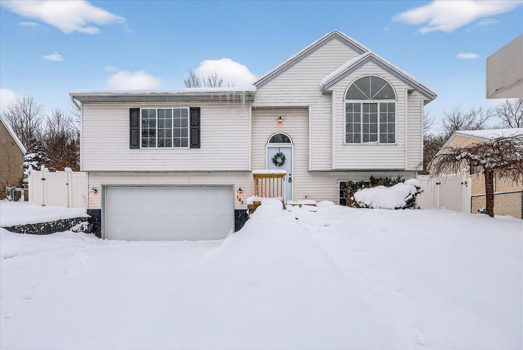 145 Rollingwood Drive, Rockford, MI 49341