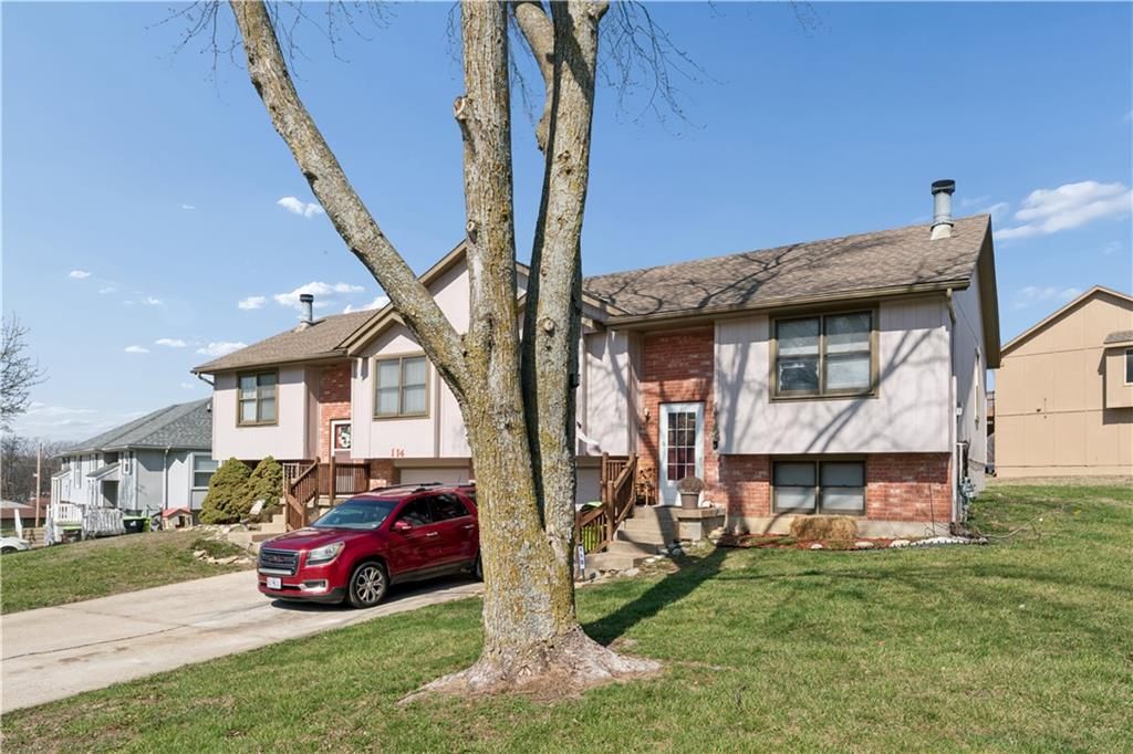 112-114 Brookridge Drive, Harrisonville, MO 64701