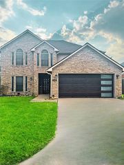 638 Meadow Knoll Drive, Stafford, TX 77477