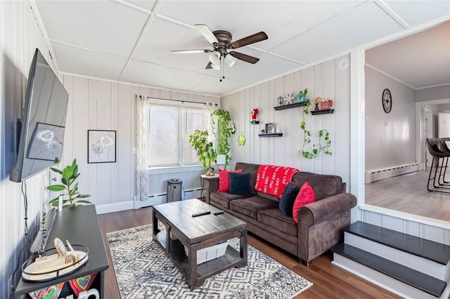 35 E Knowlton Street, East Providence, RI 02915