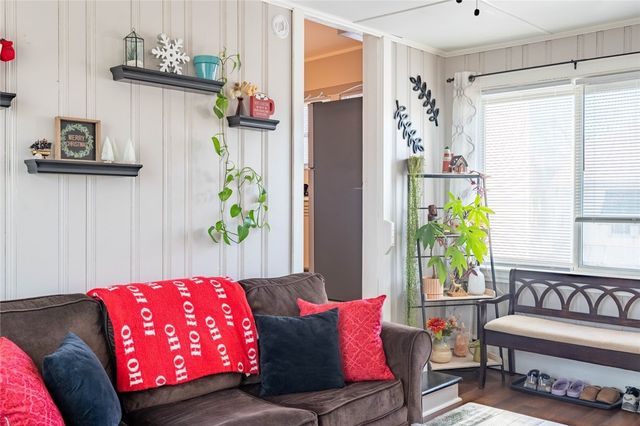 35 E Knowlton Street, East Providence, RI 02915