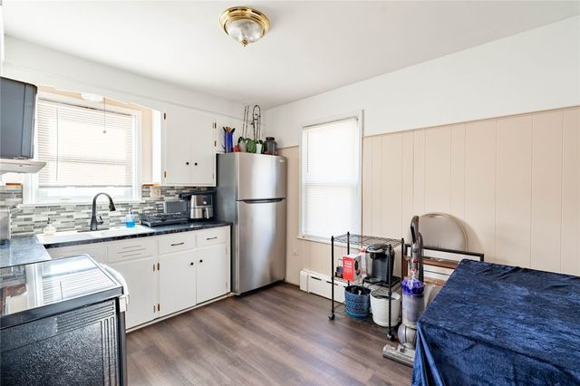 35 E Knowlton Street, East Providence, RI 02915