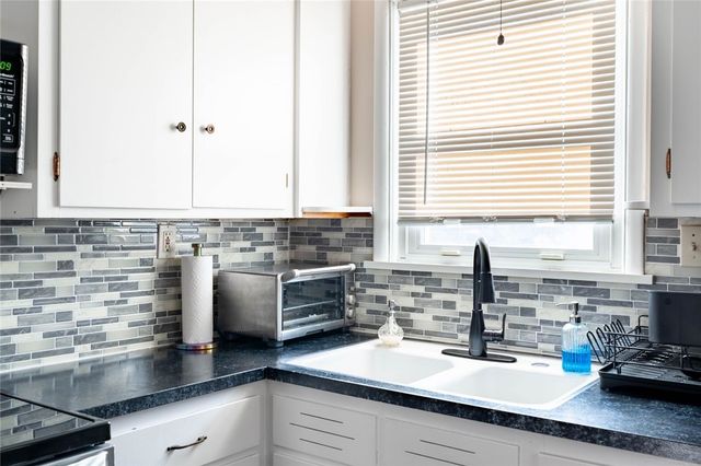 35 E Knowlton Street, East Providence, RI 02915