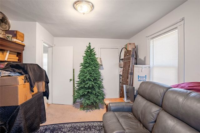 35 E Knowlton Street, East Providence, RI 02915