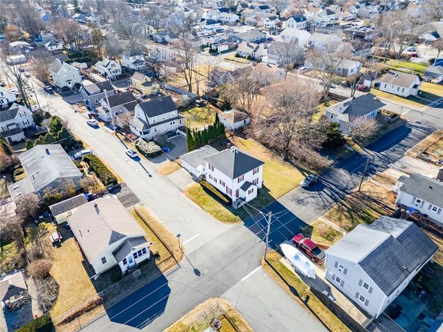 35 E Knowlton Street, East Providence, RI 02915