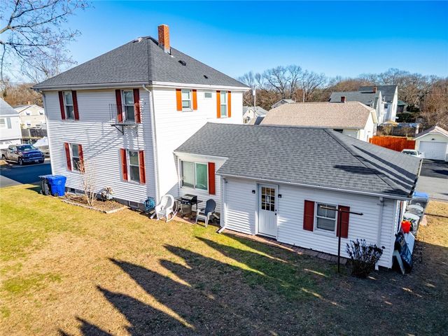 35 E Knowlton Street, East Providence, RI 02915