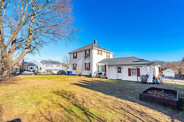 35 E Knowlton Street, East Providence, RI 02915