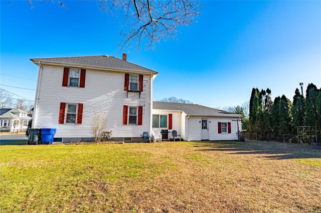 35 E Knowlton Street, East Providence, RI 02915