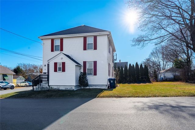 35 E Knowlton Street, East Providence, RI 02915