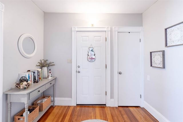 35 E Knowlton Street, East Providence, RI 02915