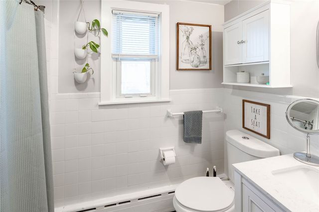 35 E Knowlton Street, East Providence, RI 02915