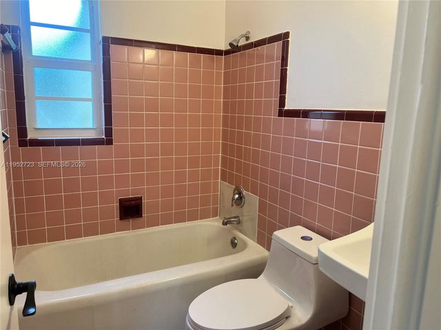 522 N J St 522, Lake Worth, FL 33460