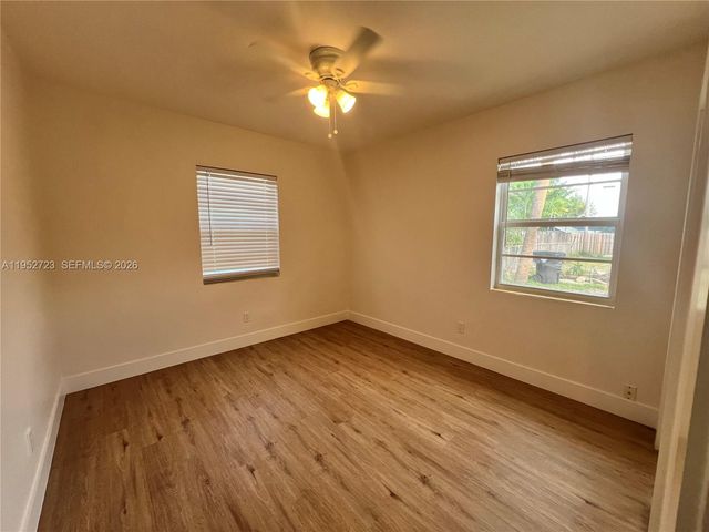 522 N J St 522, Lake Worth, FL 33460