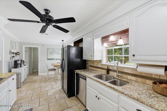 122 Woodgate Drive, Brandon, MS 39042