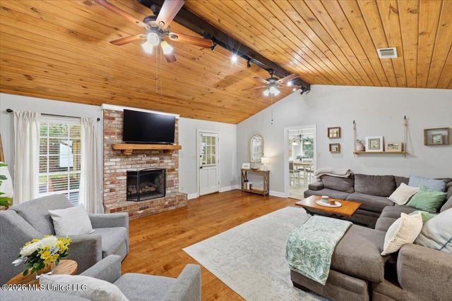 122 Woodgate Drive, Brandon, MS 39042