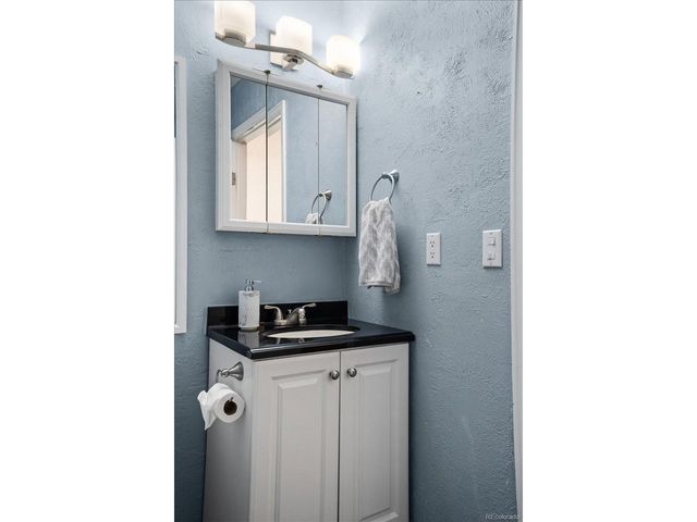 12543 E Cornell Cir, Aurora, CO 80014