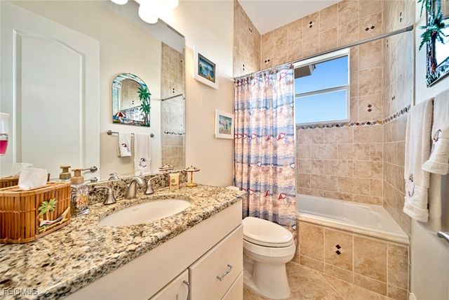 697 Spartina CT, Sanibel, FL 33957