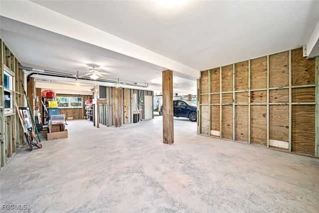 697 Spartina CT, Sanibel, FL 33957