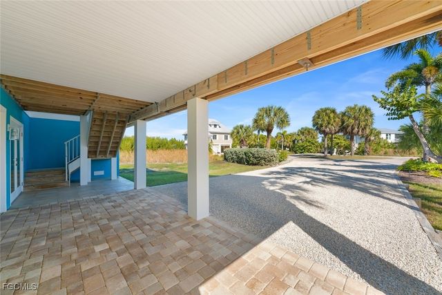697 Spartina CT, Sanibel, FL 33957