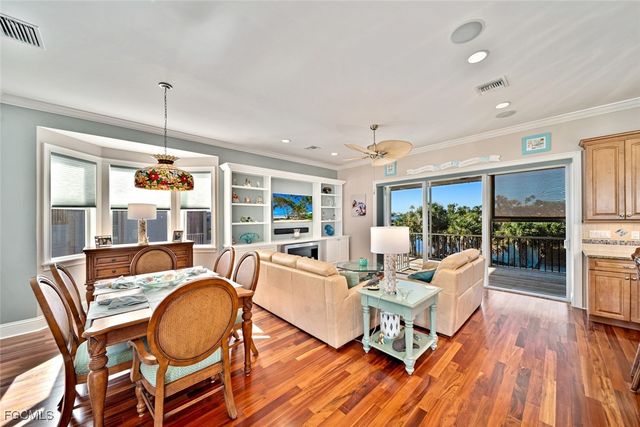 697 Spartina CT, Sanibel, FL 33957