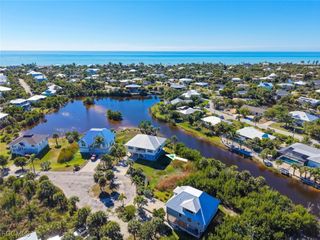 697 Spartina CT, Sanibel, FL 33957