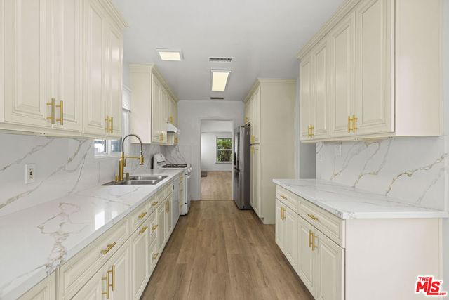 1511 Edris Drive, Los Angeles, CA 90035
