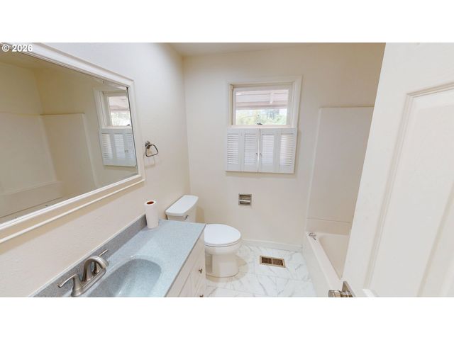6354 HIAWATHA Ct, Lake Oswego, OR 97035