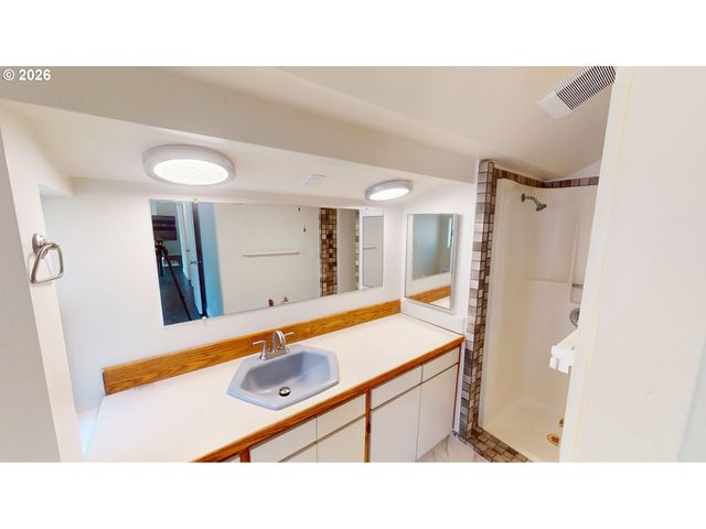 6354 HIAWATHA Ct, Lake Oswego, OR 97035