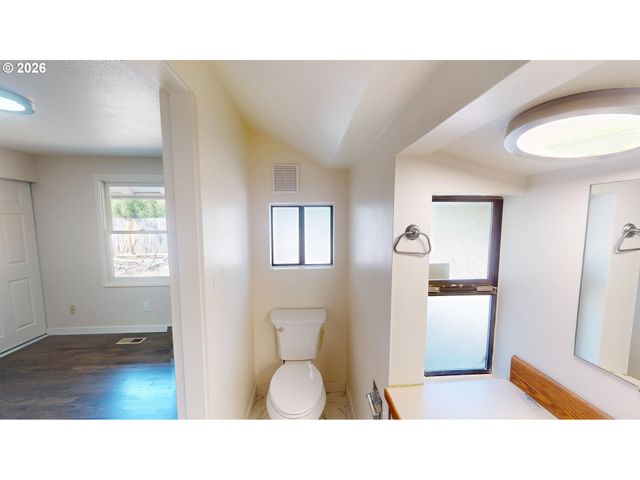 6354 HIAWATHA Ct, Lake Oswego, OR 97035