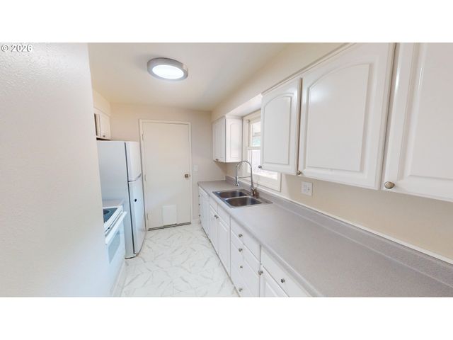 6354 HIAWATHA Ct, Lake Oswego, OR 97035