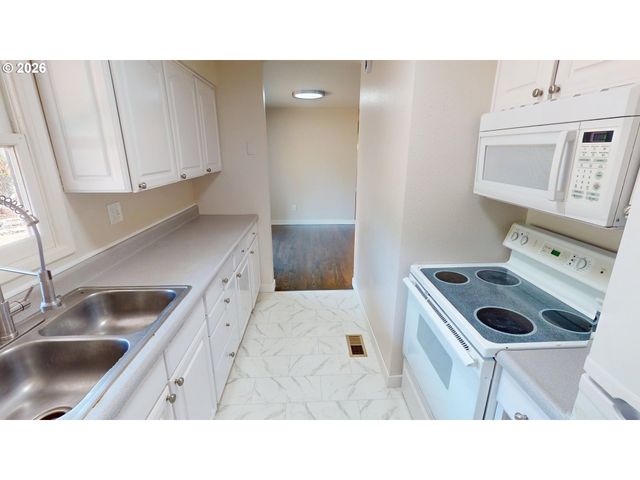 6354 HIAWATHA Ct, Lake Oswego, OR 97035