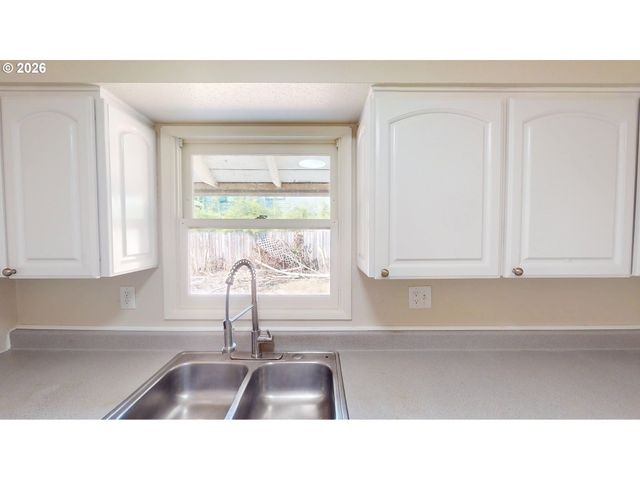 6354 HIAWATHA Ct, Lake Oswego, OR 97035