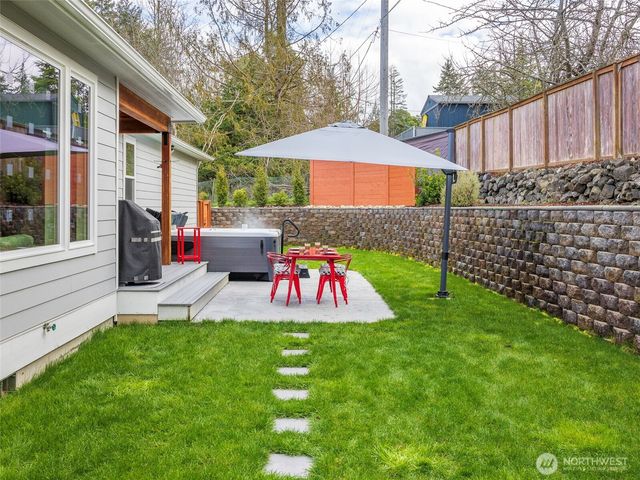 1934 W 8th Street, Port Angeles, WA 98363