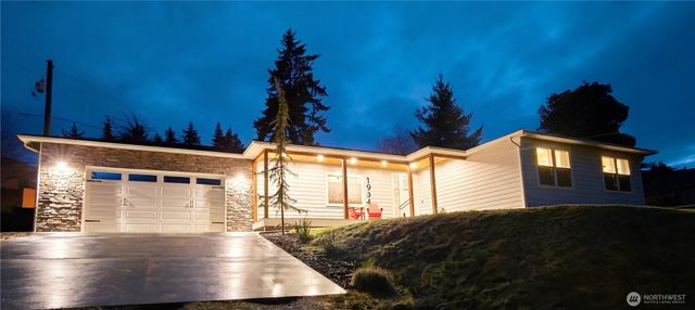 1934 W 8th Street, Port Angeles, WA 98363