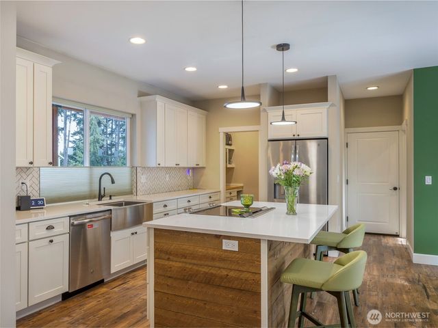 1934 W 8th Street, Port Angeles, WA 98363