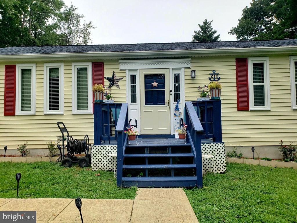212 ADMIRAL DR, Ruther Glen, VA 22546
