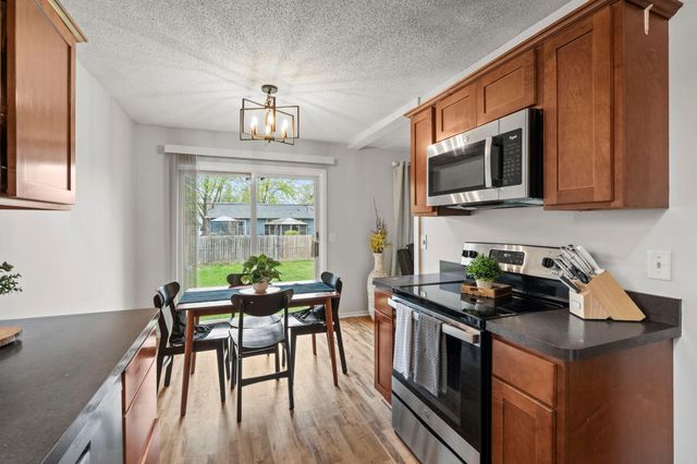 1047 Lowell Drive, Apple Valley, MN 55124