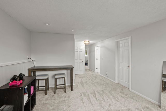 1047 Lowell Drive, Apple Valley, MN 55124