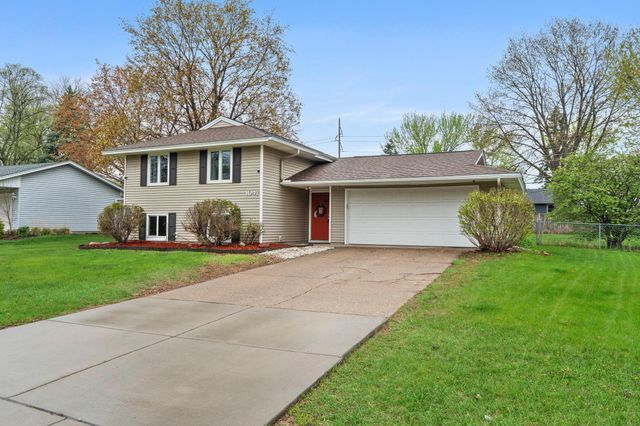 1047 Lowell Drive, Apple Valley, MN 55124
